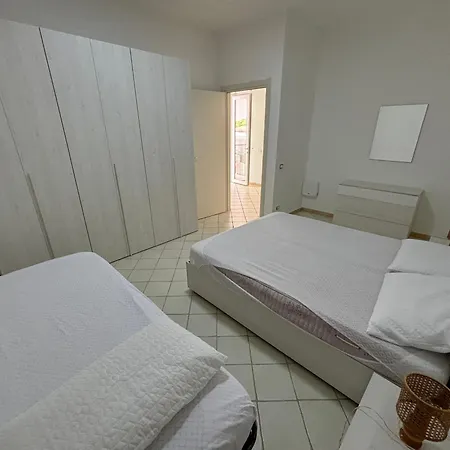 83 Holiday home *