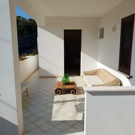 83 Holiday home *